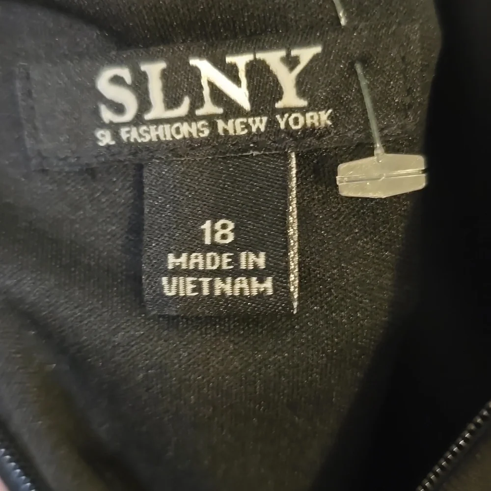 SLNY Black and White Floral Midi Dress - Picture 7 of 9